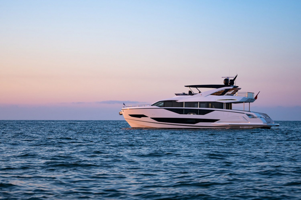 Sunseeker 90 Ocean.jpg Sunseeker 90 Ocean.jpg