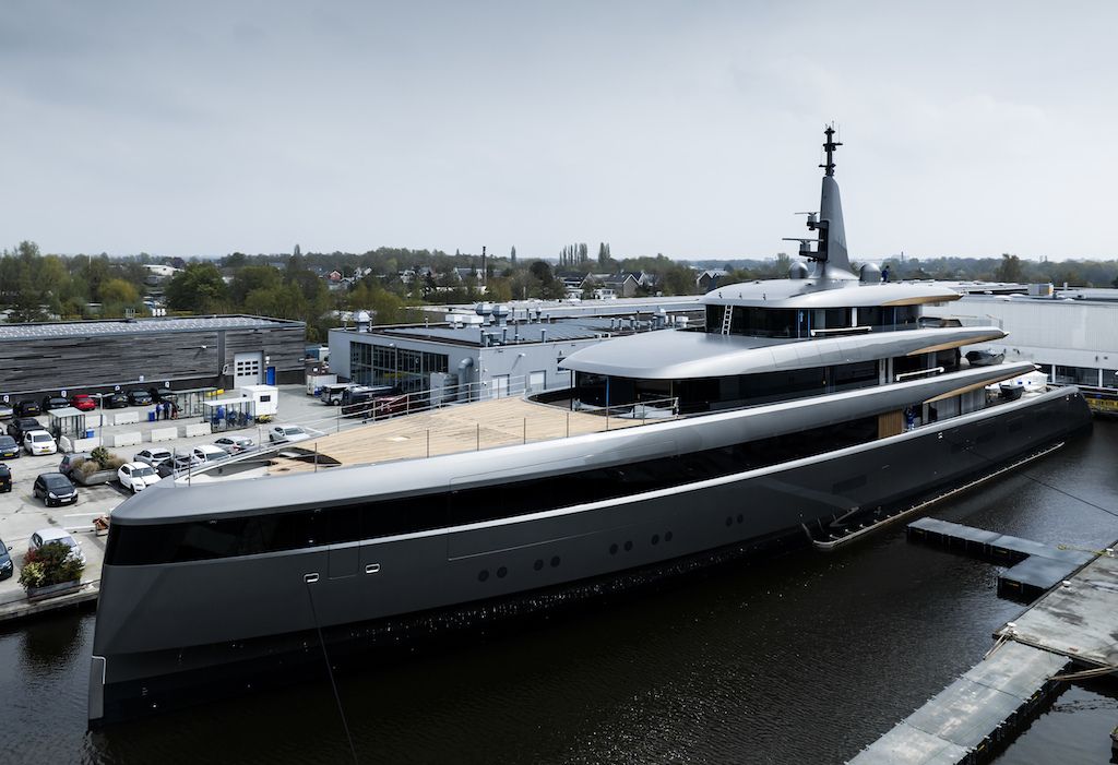 feadships-obsidian-heads-out-on-sea-trials-3.jpg feadships-obsidian-heads-out-on-sea-trials-3.jpg