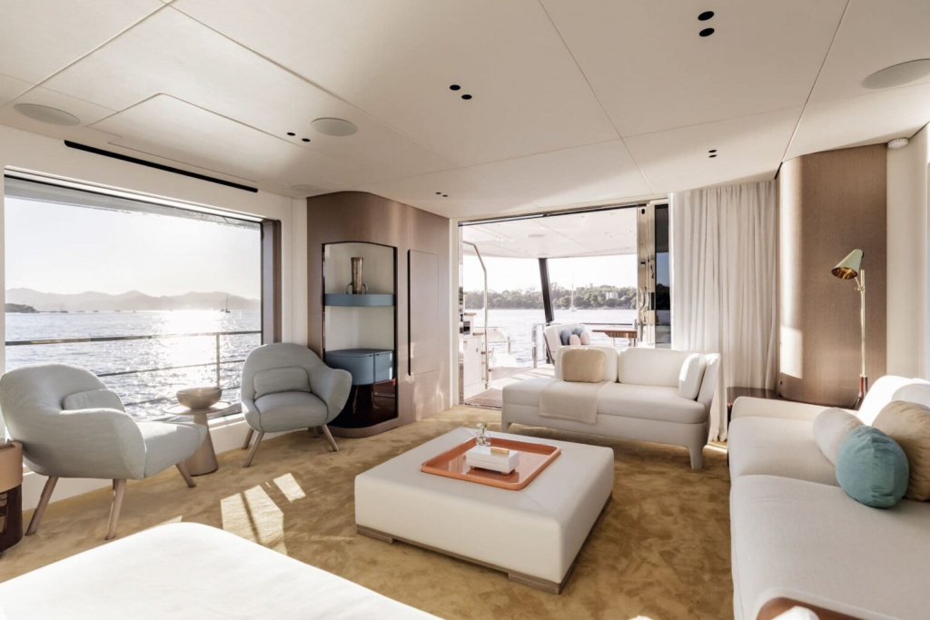 Azimut-Grande-26M-salon-1536x1024.jpg Azimut-Grande-26M-salon-1536x1024.jpg