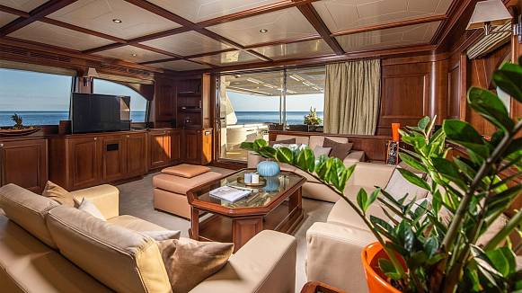 KLOBUK yacht