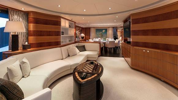 L'EQUINOX yacht