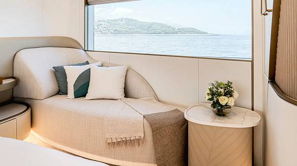 Яхта MAJESTY 100 TERRACE