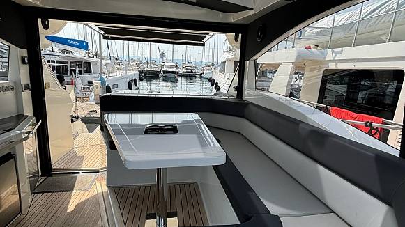 Яхта GALEON 445 HTS