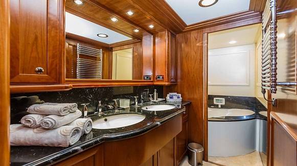KLOBUK yacht