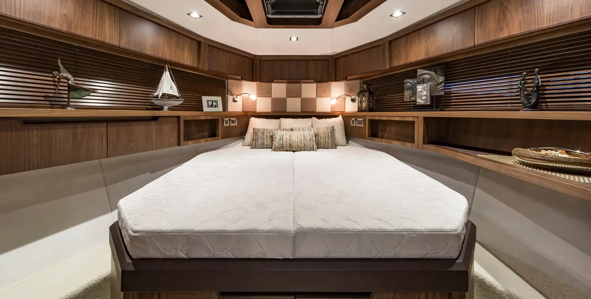 Яхта GALEON 485 HTS