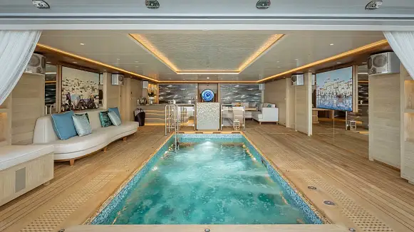 VICTORIOUS yacht