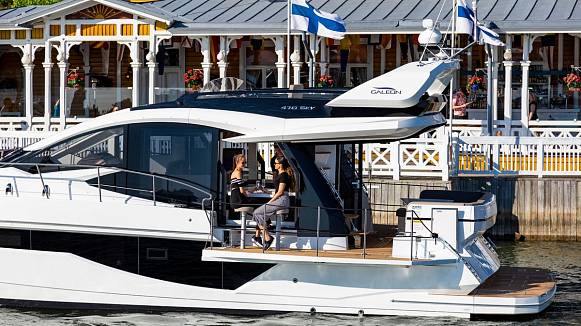 Яхта GALEON 470 SKY