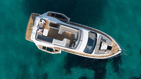 Яхта GALEON 480 FLY