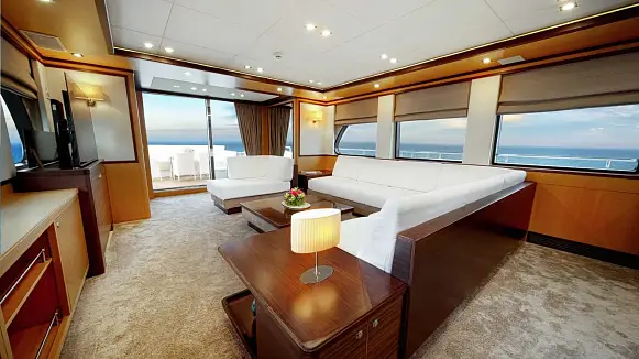 LARGO yacht