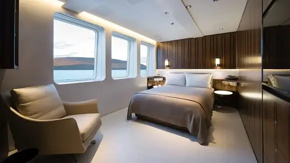 CLOUDBREAK yacht