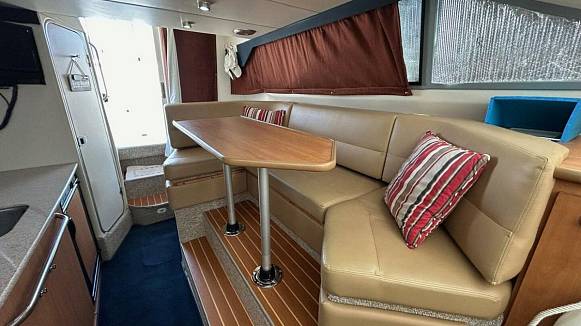 Яхта BAYLINER 288 DISCOVERY