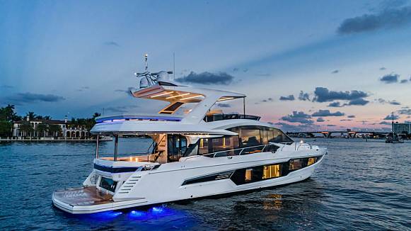Яхта GALEON 680 FLY