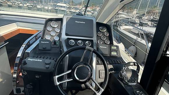 Яхта GALEON 445 HTS