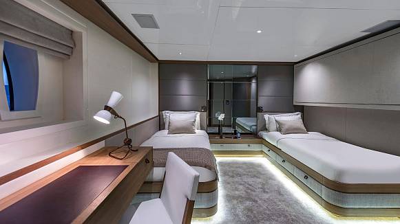 LIQUID SKY yacht