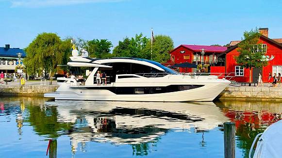 Яхта Galeon 650 Sky