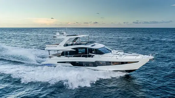 Яхта GALEON 680 FLY