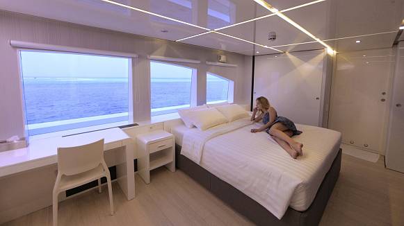 SEAREX yacht