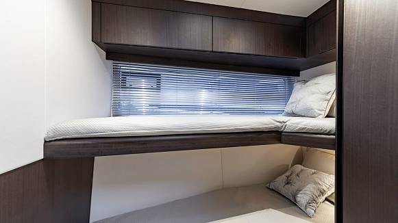 Яхта GALEON 510 SKY