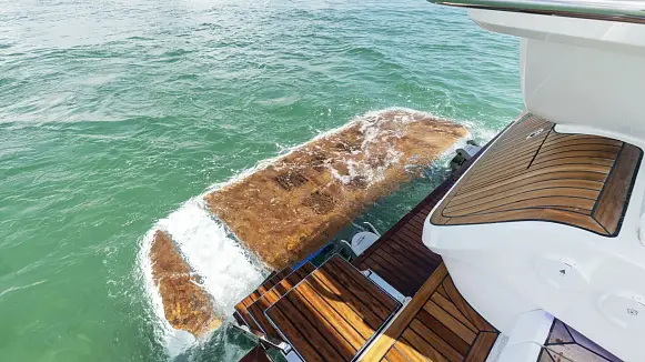 Яхта GALEON 450 HTC