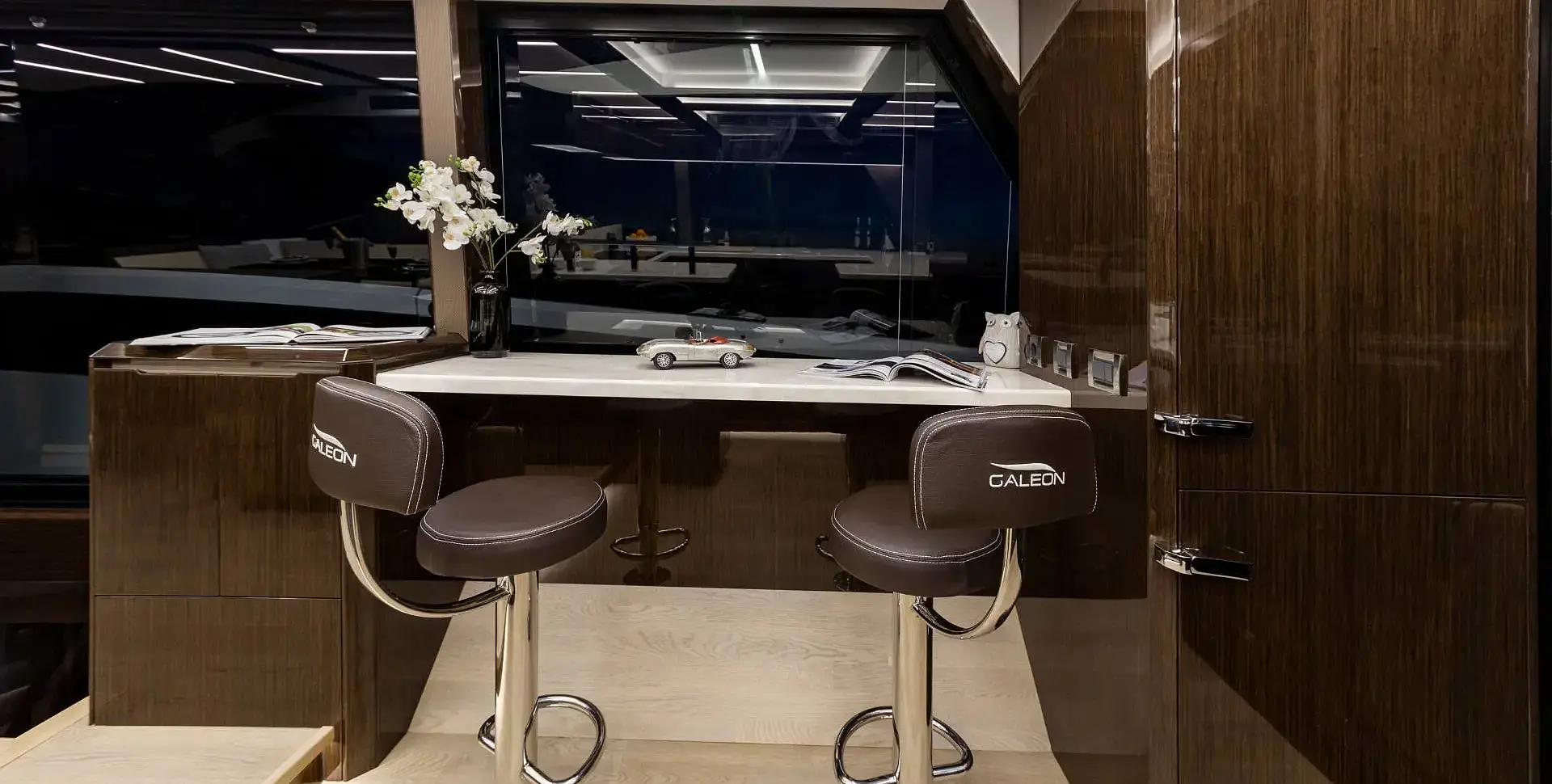 Яхта GALEON 640 FLY