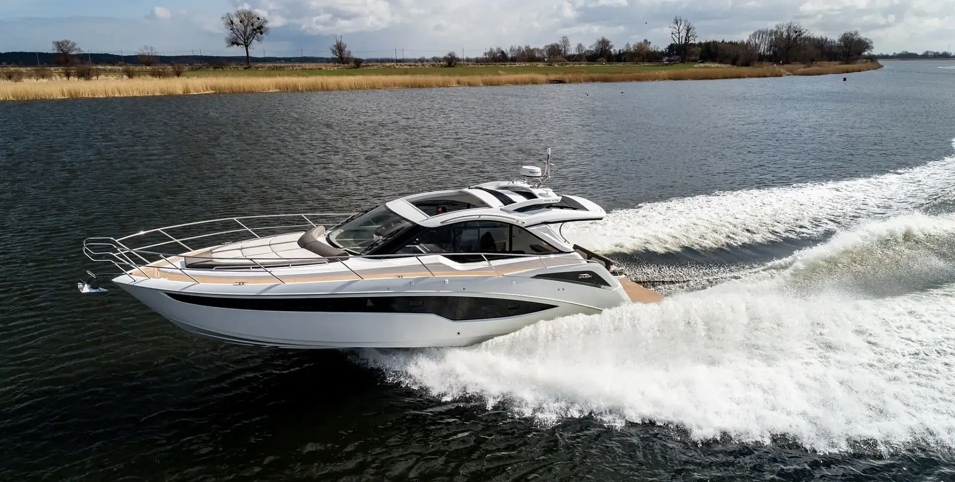Яхта GALEON 405 HTS