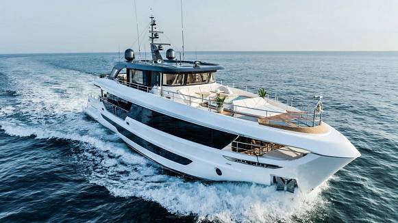 Яхта MAJESTY 100 TERRACE