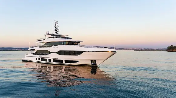 TRUE SENSE yacht