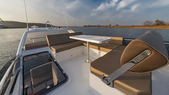 Яхта GALEON 360 FLY