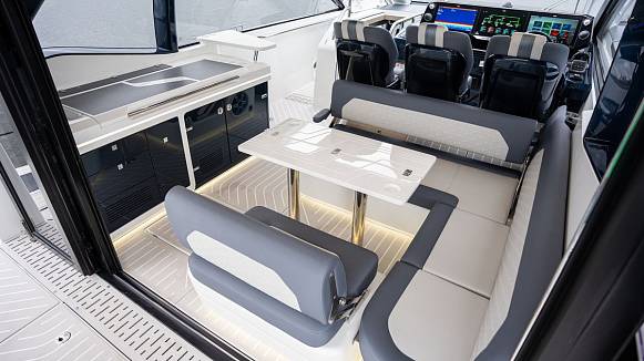Яхта GALEON 435 GTI