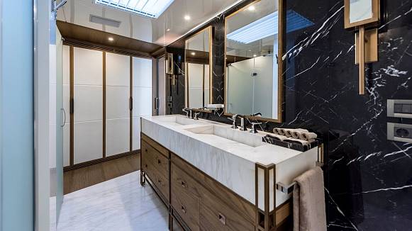 LIQUID SKY yacht