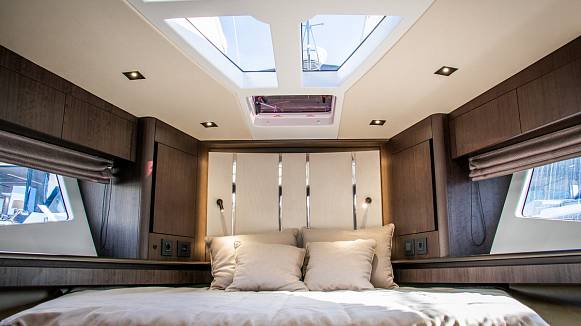 Яхта GALEON 480 FLY