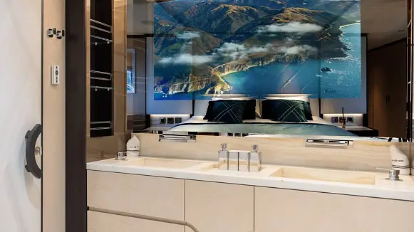 TRUE SENSE yacht