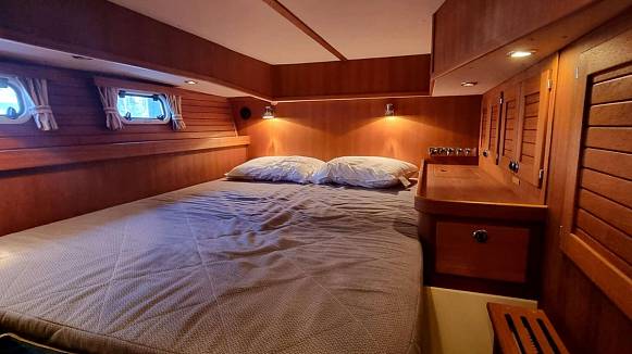Яхта TARGA 44