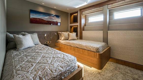 RUYA yacht