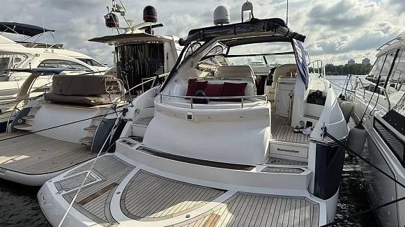 Яхта Sunsееkеr Portofino 46