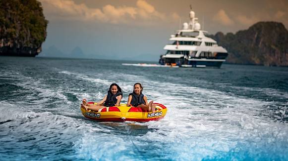 LADY AZUL yacht