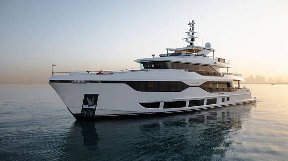 Яхта MAJESTY 120