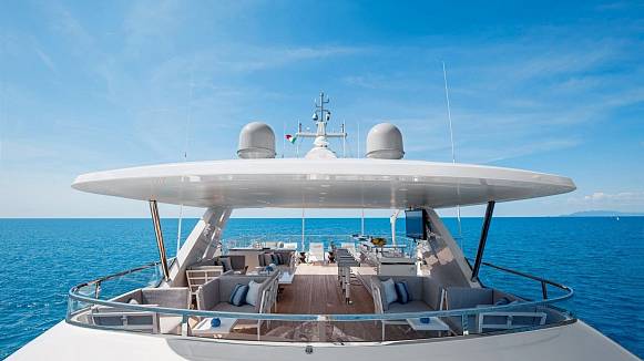 'H yacht