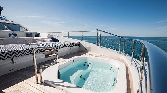 'H yacht
