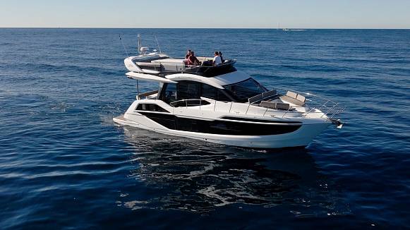 Яхта GALEON 480 FLY