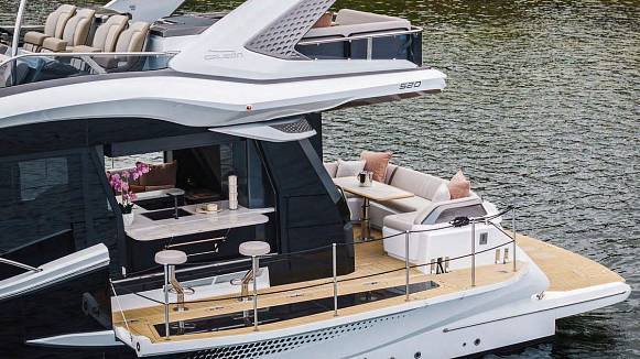 Яхта GALEON 520 FLY