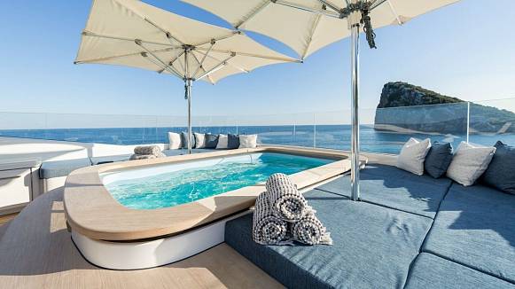 RUYA yacht