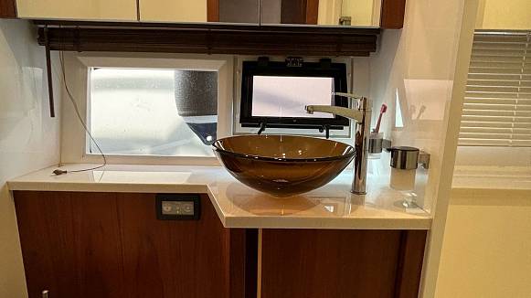 Яхта GALEON 445 HTS