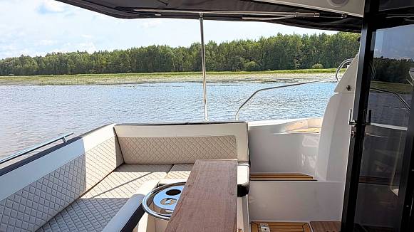 Яхта JEANNEAU NC 37