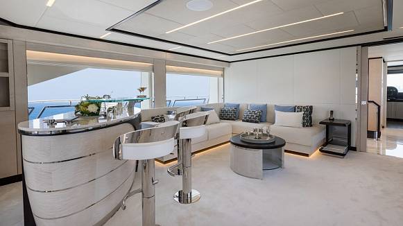 Яхта MAJESTY 120