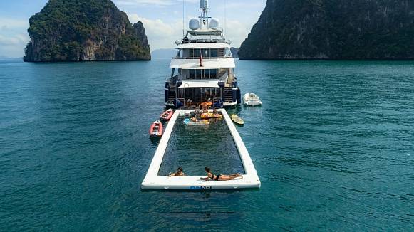 LADY AZUL yacht