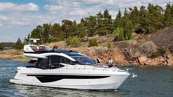 Яхта GALEON 470 SKY