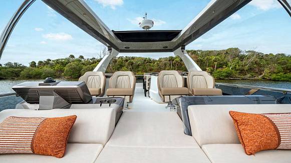 Яхта GALEON 520 FLY