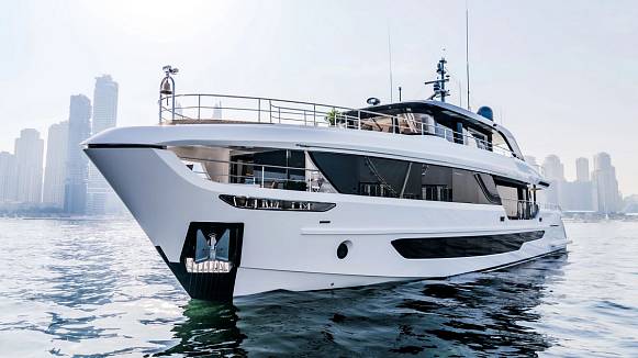 Яхта MAJESTY 100 TERRACE
