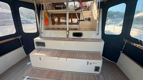 Яхта TARGA 44